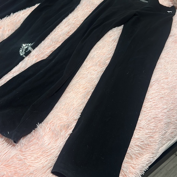 Two pair of Victoria’s Secret yoga pants, size medium - Picture 3 of 8